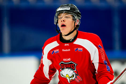 under en ishockeyträning med Malmö Redhawks J18/20
