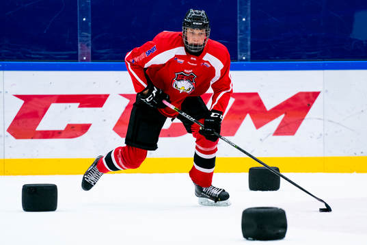 under en ishockeyträning med Malmö Redhawks J18/20
