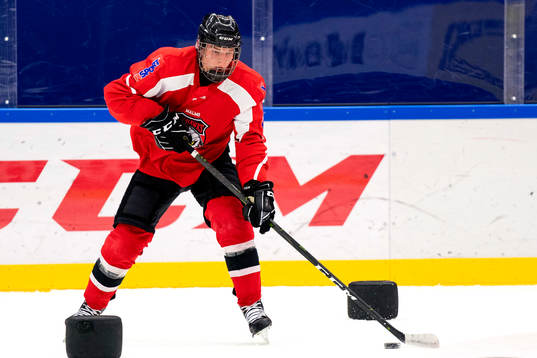 under en ishockeyträning med Malmö Redhawks J18/20