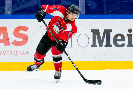 under en ishockeyträning med Malmö Redhawks J18/20