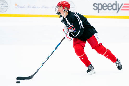 under en ishockeyträning med Malmö Redhawks J18/20