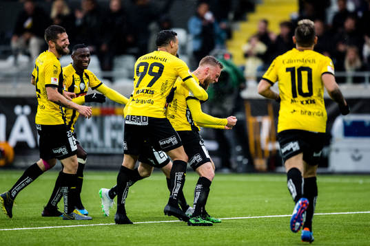 Häckens Alexander Faltsetas jublar