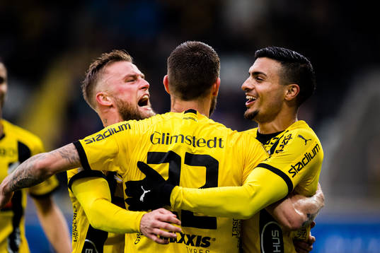 Häckens Joona Toivio jublar