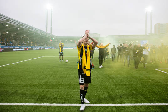 Häckens Erik Friberg jublar