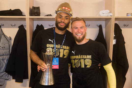 Häckens målvakt Jonathan Ursin Rasheed och Alexander