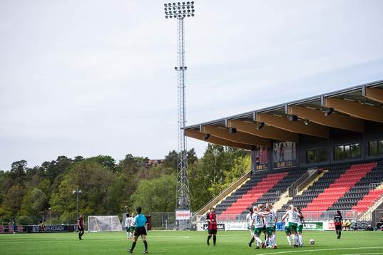 Assis Moa Öhmann jublar med lagkamrater