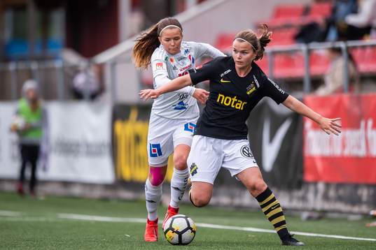 s Johanna Lindell och Kvarnsvedens Anna Björklund