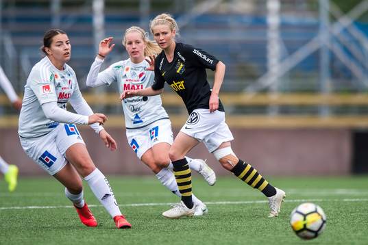 s Wilma Ljung Klingwall och Kvarnsvedens Beatrice Gärds