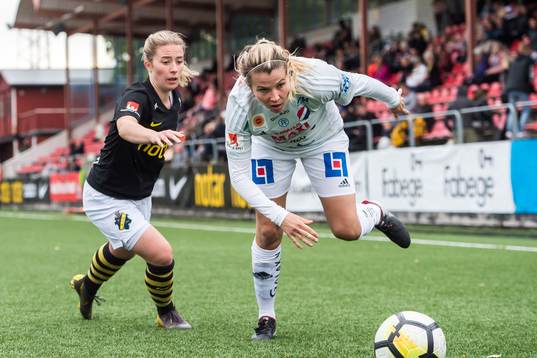 s Clara Härdling och Kvarnsvedens Joanna Snell
