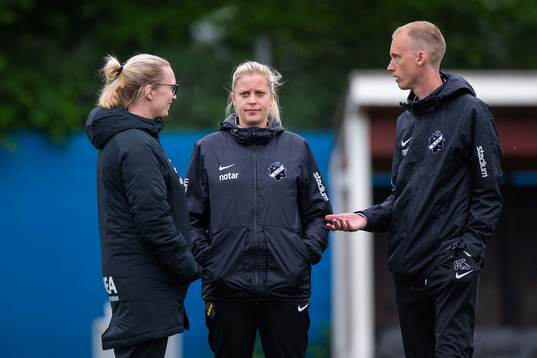 s tränare Caroline Sjöblom