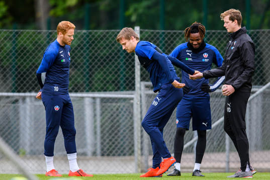Andri Runar Bjarnason avbryter trängen med en skada