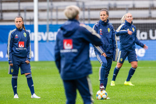 Julia Zigiotti Olme and Nathalie Björn of Swedish women