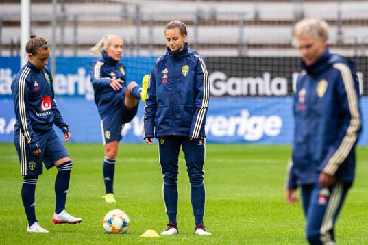 Julia Zigiotti Olme and Nathalie Björn of Swedish women