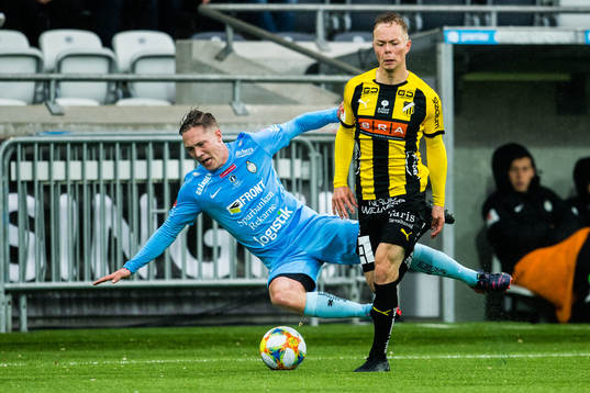 AFC Eskilstunas Gustav Jarl och Häckens Adam Andersson