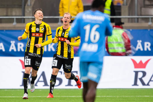 Häckens Viktor Lundberg jublar