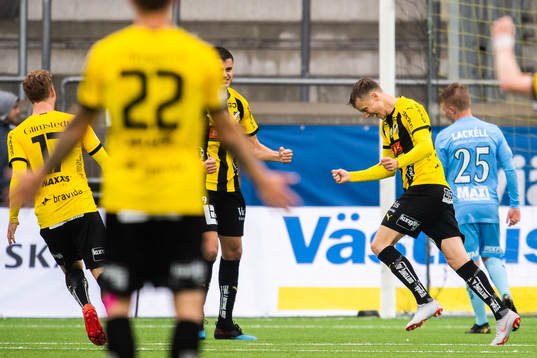 Häckens Viktor Lundberg jublar