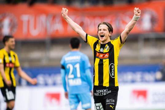 Häckens Erik Friberg jublar