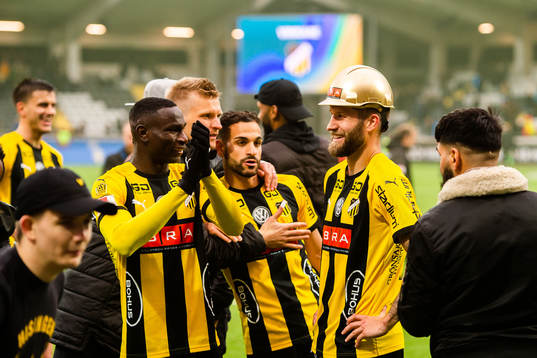 Häckens Joona Toivio jublar