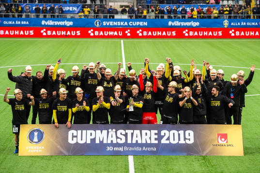 Häckens spelare jublar