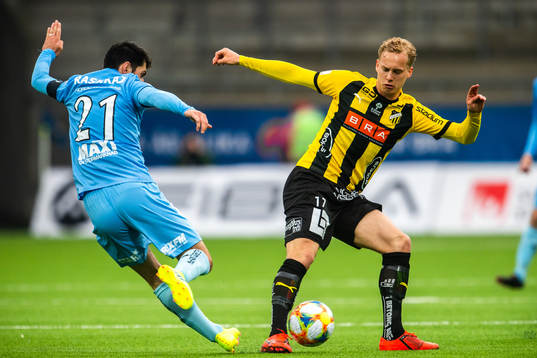 AFC Eskilstunas Anel Rashkaj och Häckens Gustav Berggren