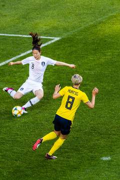 So Hyun Cho of South Korea and Lina Hurtig of Sweden