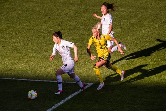 So Hyun Cho of South Korea and Sofia Jakobsson of Sweden