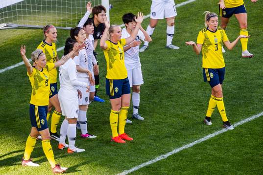Lina Hurtig, Amanda Ilestedt, Stina Blackstenius and Linda