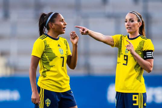 Madelen Janogy in a conversation with Kosovare Asllani of