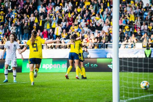 Kosovare Asllani, Madelen Janogy and Anna Anvegård of
