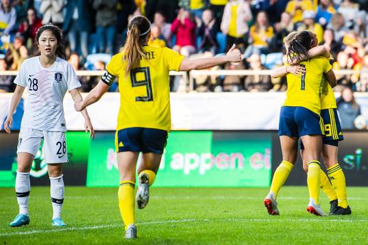Kosovare Asllani, Madelen Janogy and Anna Anvegård of