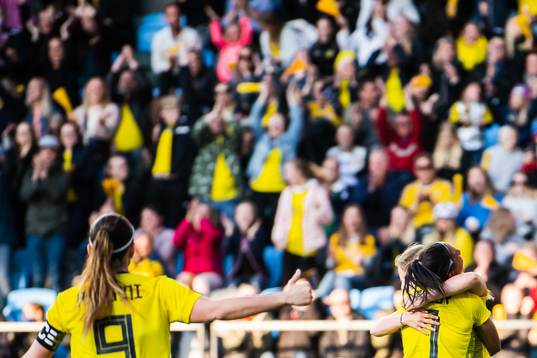 Kosovare Asllani, Madelen Janogy and Anna Anvegård of