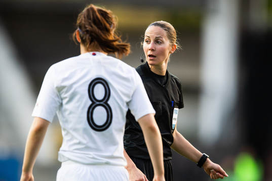Referee Florence Guillemin