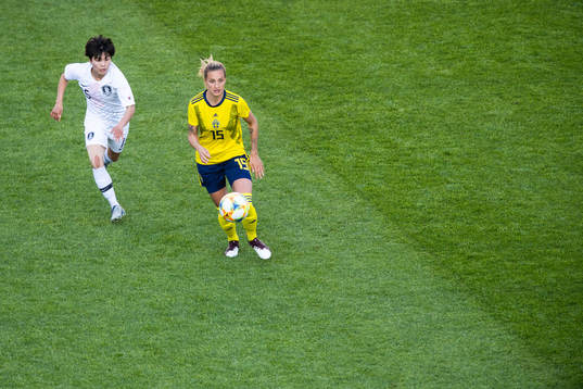 Youngju Lee of South Korea and Nathalie Björn of Sweden