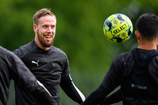 Leeds Pontus Jansson är med
