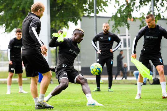 Oscar Lewicki, Bonke Innocent och Eric Larsson