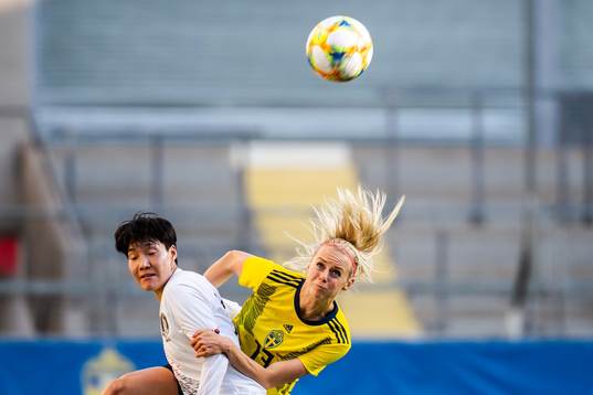 Soyun Ji of South Korea and Amanda Ilestedt of Sweden