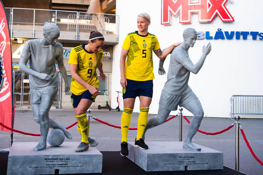 Kosovare Asllani and Nilla Fischer of Sweden poses for a