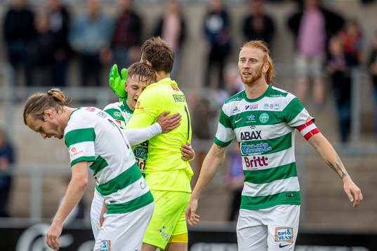 Västerås Dennis Persson , målvakt Anton Fagerström,