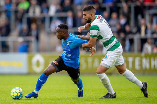 Halmstads Sadat Karim mot Västerås Sean Sabetkar