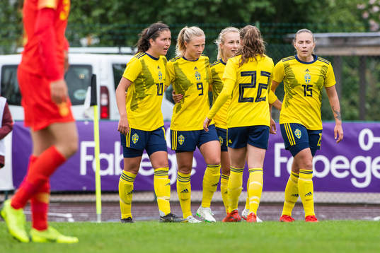 Sveriges Loreta Kullashi, Rebecka Blomqvist och Selina