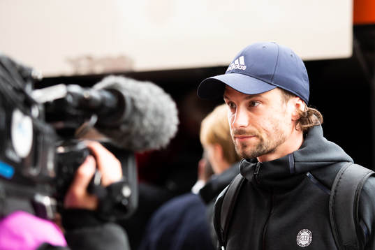 Sundsvalls Linus Hallenius anländer