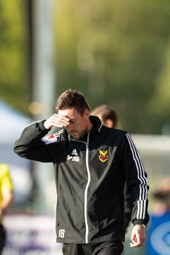 Östersunds tränare Ian Burchnall deppar