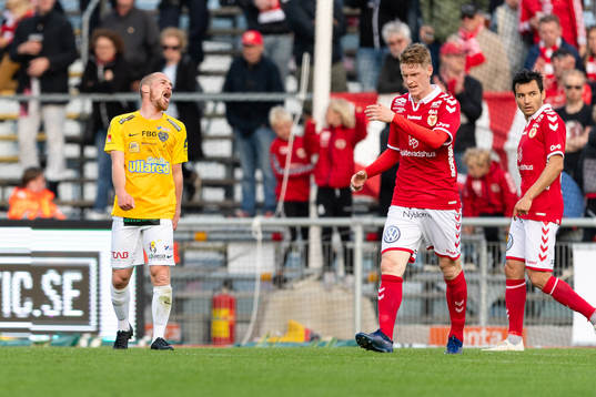 Falkenbergs Christoffer Carlsson reagerar