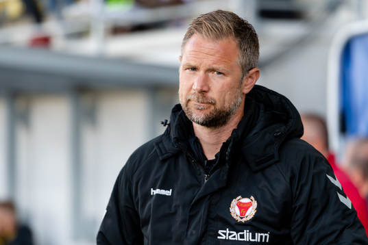 Kalmars tränare Magnus Pehrsson före fotbollsmatchen i
