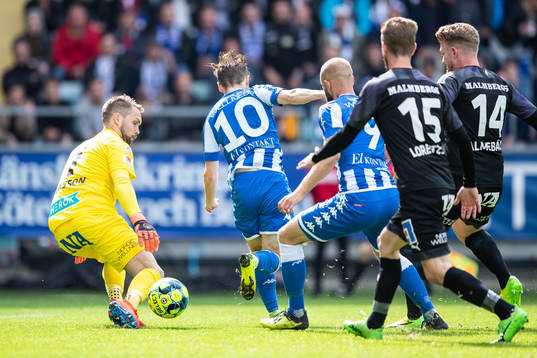 IFK Göteborgs Patrik Karlsson Lagemyr med målchans på