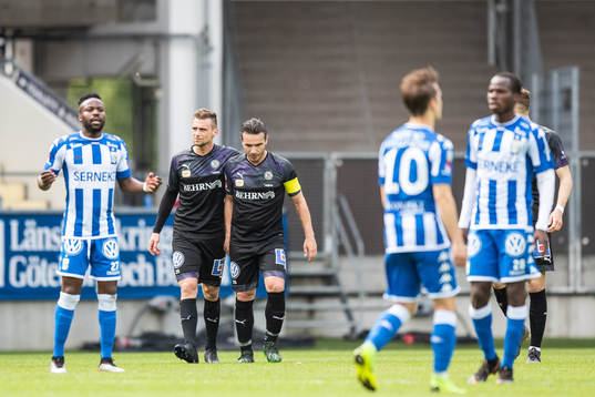 Örebros Filip Rogic och Nordin Gerzic jublar