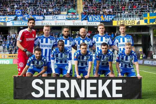IFK Göteborgs startelva uppe fr.v. målvakt Giannis