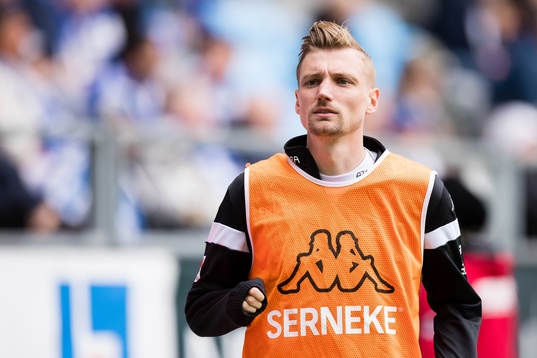 IFK Göteborgs Sebastian Eriksson värmer upp