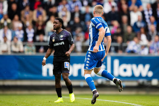 IFK Göteborgs Sebastian Ohlsson skadar sig i baksidan av