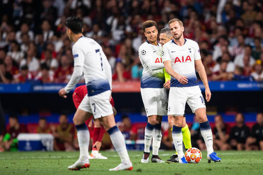 Dele Alli and Harry Kane of Tottenham look dejected